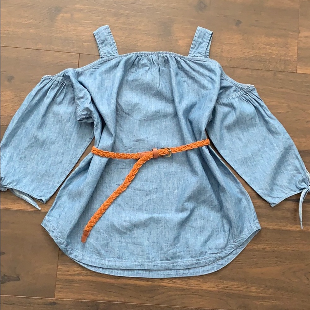 ✨Madewell Cut-out Shoulder Denim Top✨